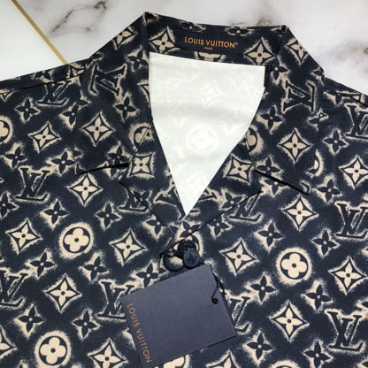 Louis Vuitton Monogram Silk Short-Sleeved Shirt 1ABJLV