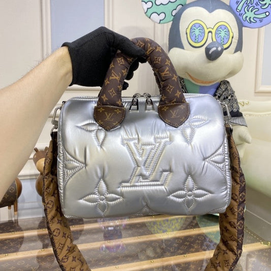 Louis Vuitton Speedy Bandouliere 25 Bag LV M20973