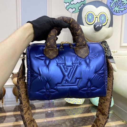 Louis Vuitton Speedy Bandouliere 25 Bag LV M21061