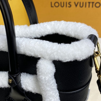 Louis Vuitton On My Side MM Handbag M58908