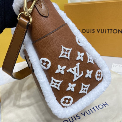 Louis Vuitton On My Side PM Handbag M58918