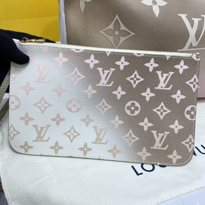 Louis Vuitton Neverfull MM Tote Bag LV M59859