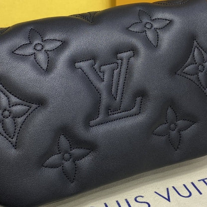 Louis Vuitton Bubblegram Wallet on Strap LV M81398