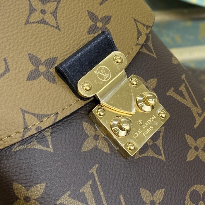 Louis Vuitton Monogram Canvas Camera Box M82465