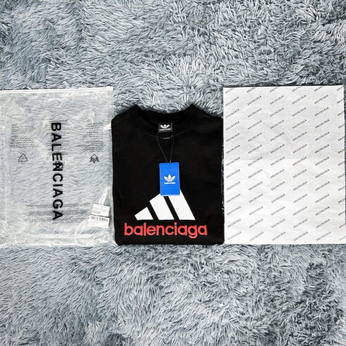 Balenciaga Men's Balenciaga / Adidas Sweatshirt Oversized in Black