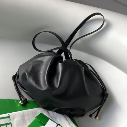 B V The Medium Bulb Bag Black