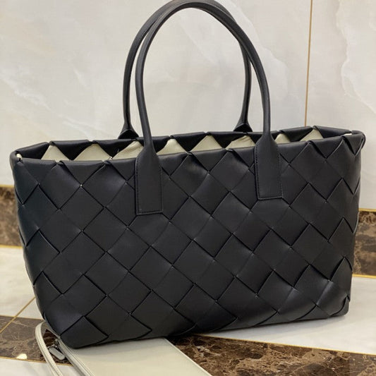 B V Tote in Intrecciato Nappa Leather Black