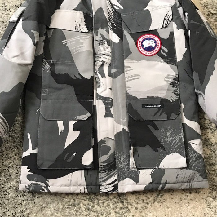 CA Goose Expedition Parka Camo Grey