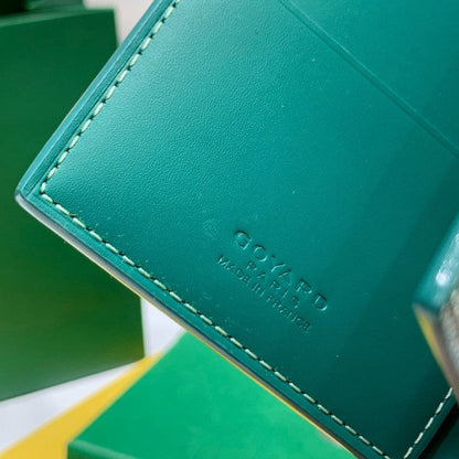 Go yard Grenelle Passport Cover Green