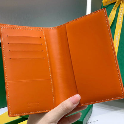 Go yard Grenelle Passport Cover Orange