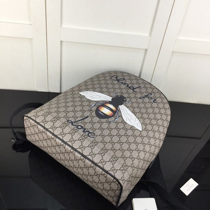 Gucci GG Supreme Backpack Bee Print 419584