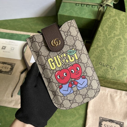 Gucci cherry print phone case ý700732