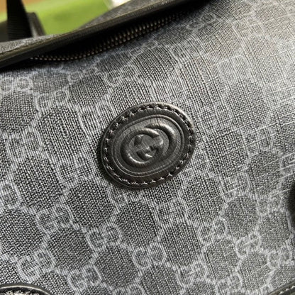 Gucci Medium backpack with Interlocking G ý696013 Black