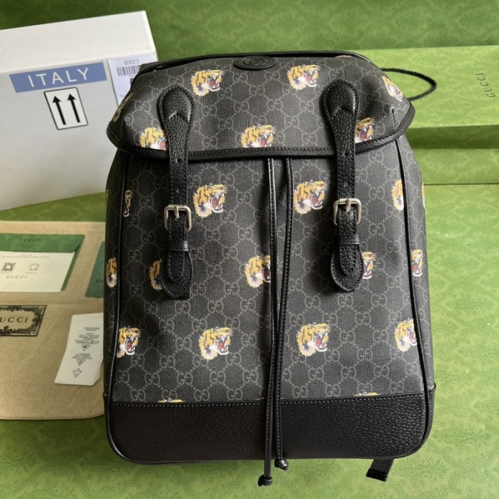 Gucci GG medium backpack with tiger print ý696013