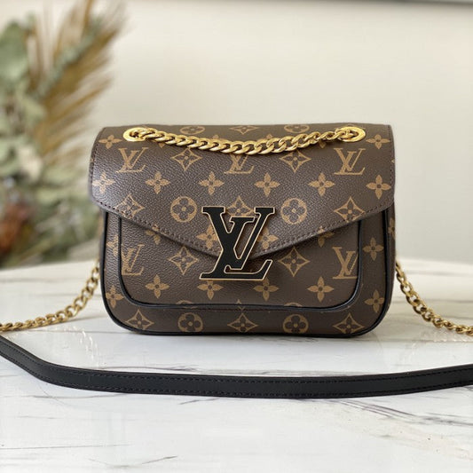 LV Monogram Canvas Passy Handbag M45592