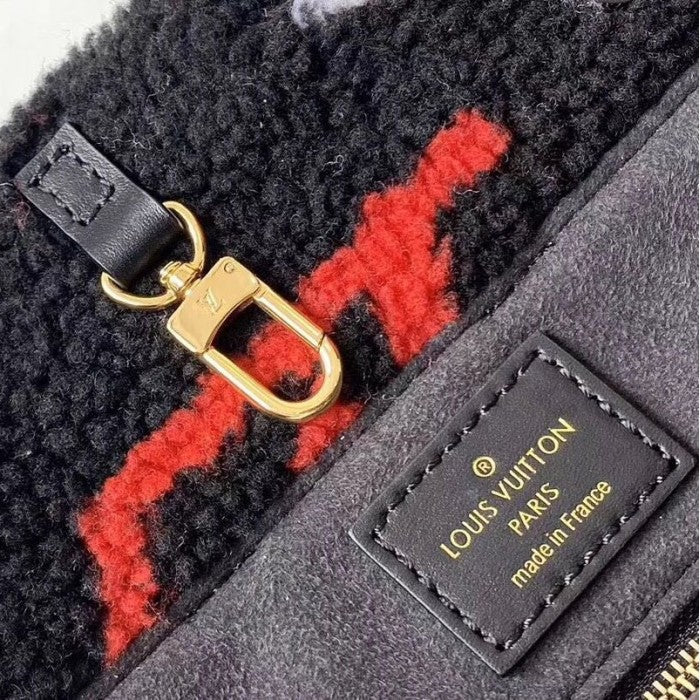 LV monogram teddy onthego M55421