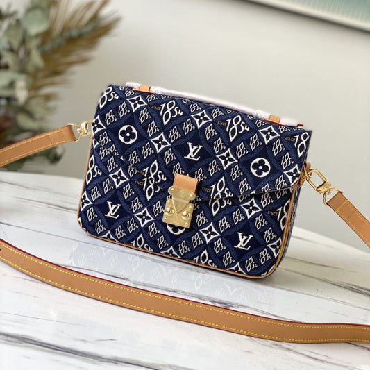 LV Since 1854 Pochette Metis M57395