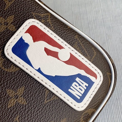 LV x NBA Lvxnba Nil Monogram Messenger M45584